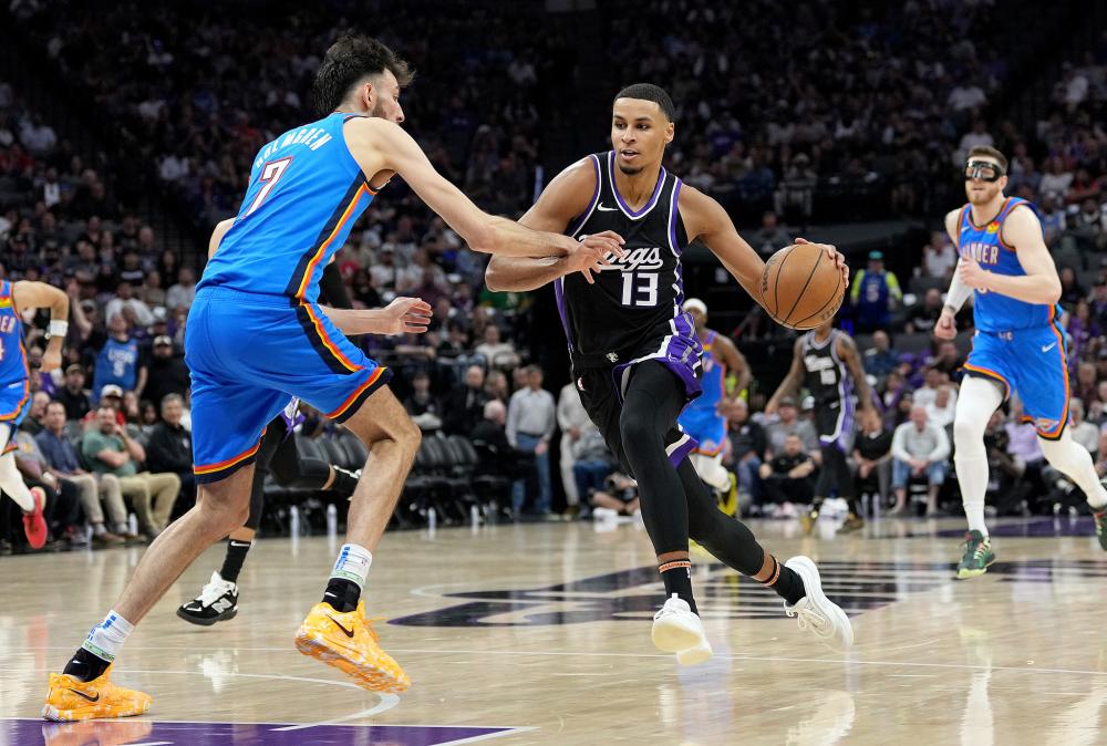 使得他不仅 使得他不仅